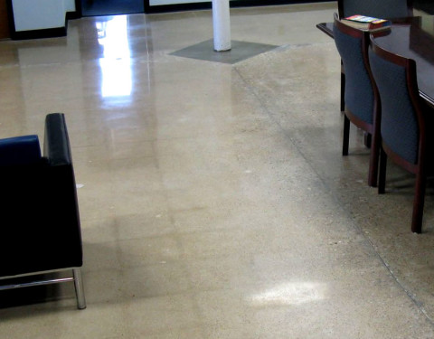 Office w. Polished Concrete